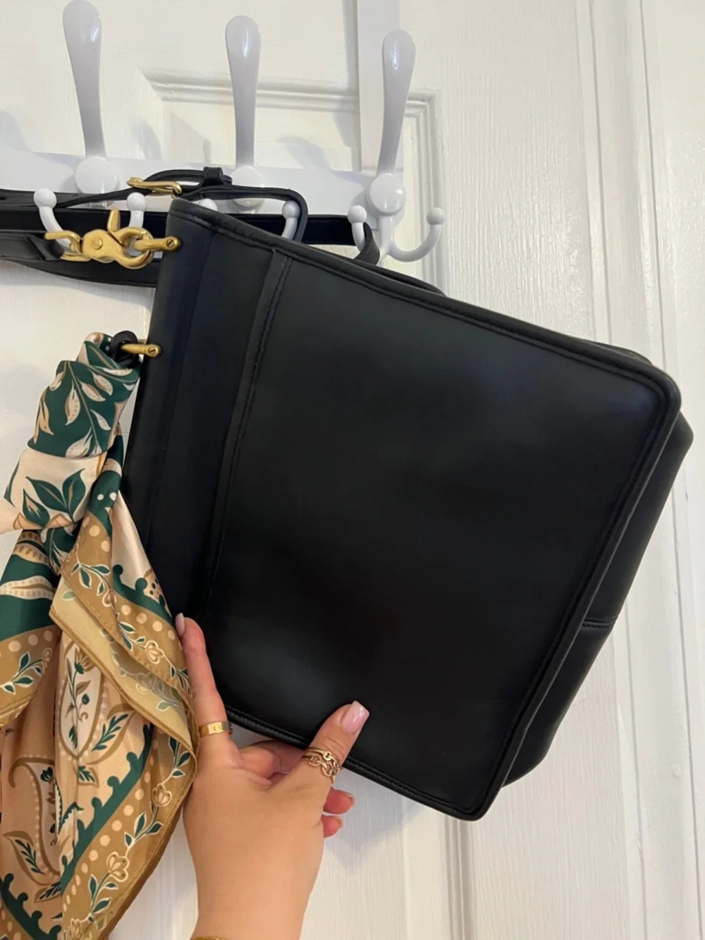 VintageCoach Willis Black Leather Turnlock Crossbody Bag - Picture 5 of 5